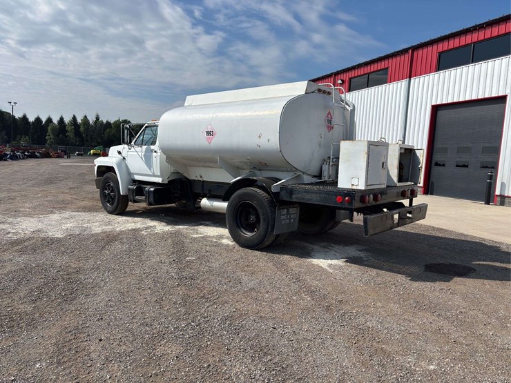 1992-ford-f700-image-4