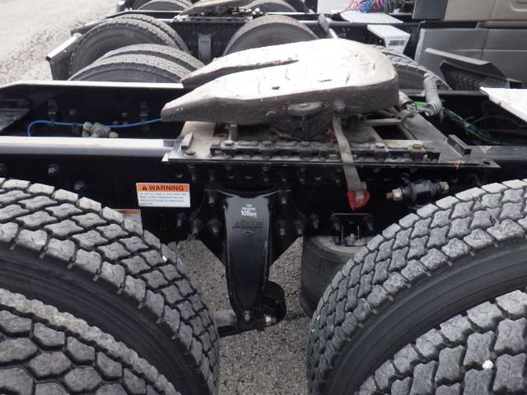 freightliner-cascadia-126-image-8