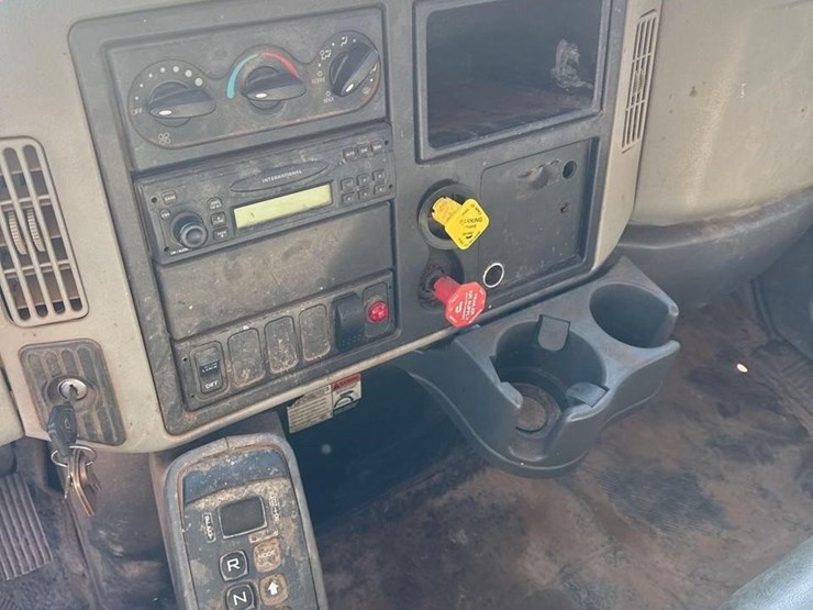 international-durastar-4400-image-23