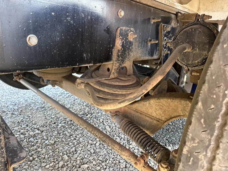 2017-international-hx615-image-39