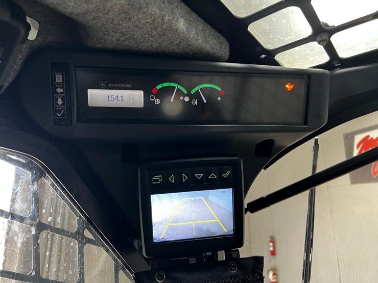 2022-deere-331g-image-24