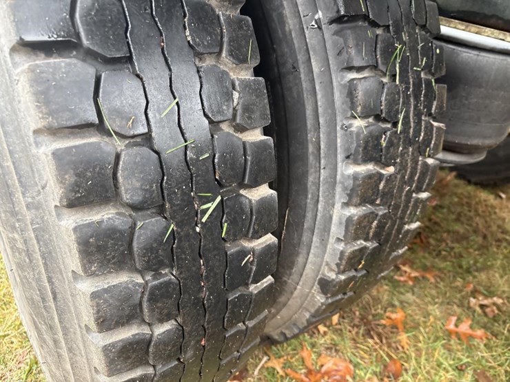 1988-peterbilt-377-image-70