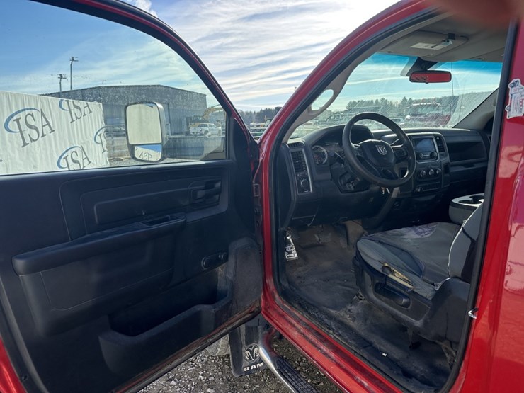 2015-dodge-ram-5500-image-24