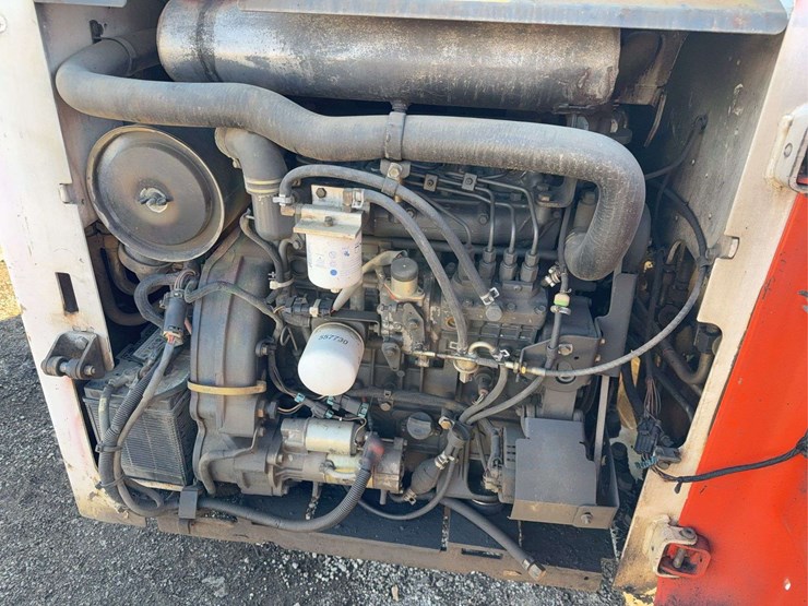 bobcat-s220-image-10