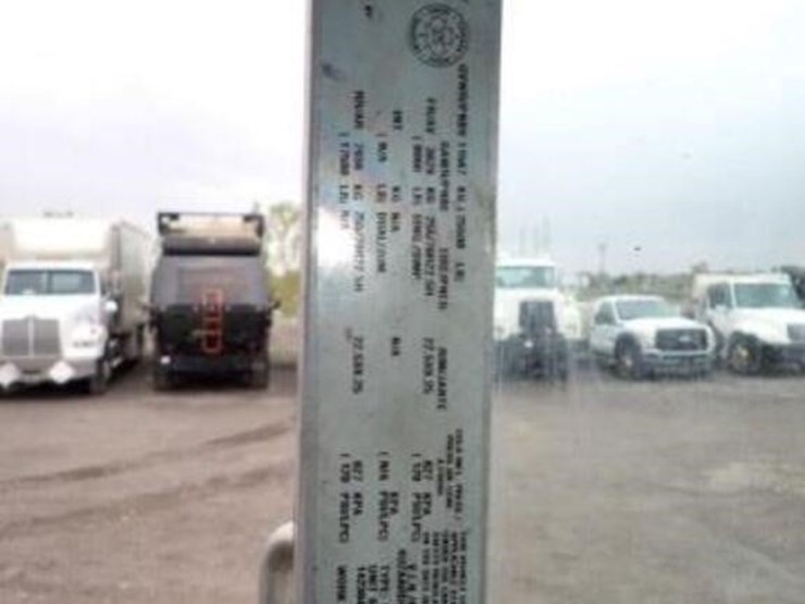 2015-freightliner-mt55-image-11