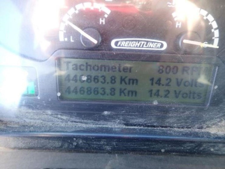 2012-freightliner-mt55-image-15