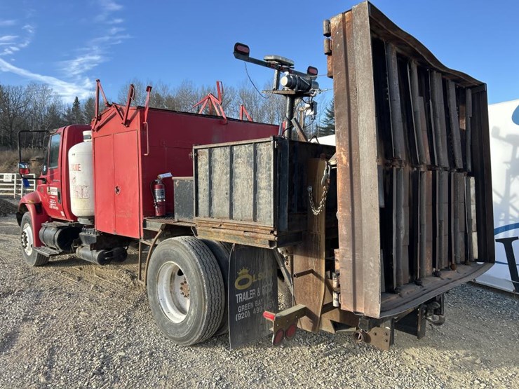 2005-international-durastar-4300-image-3