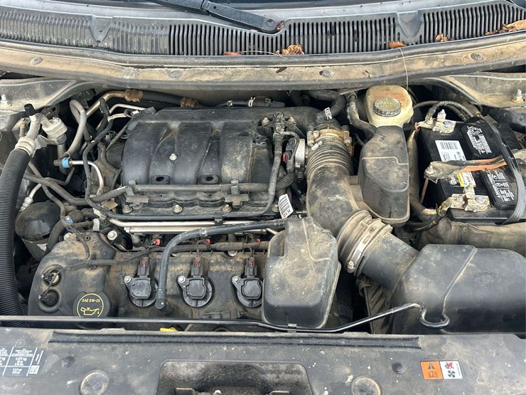 2017-ford-explorer-image-15