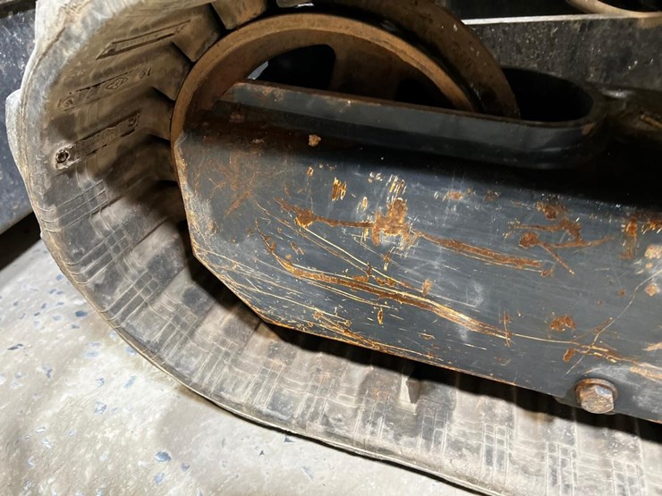 2019-deere-26g-image-15