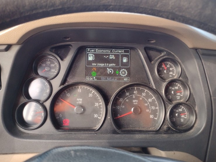 peterbilt-567-image-6