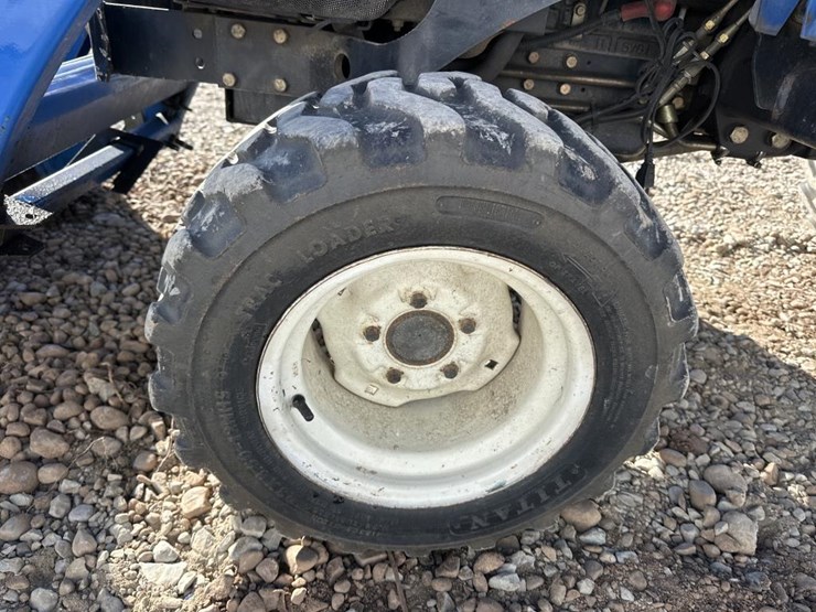 new-holland-tc26da-image-35