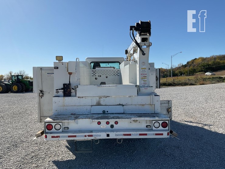 peterbilt-337-image-4