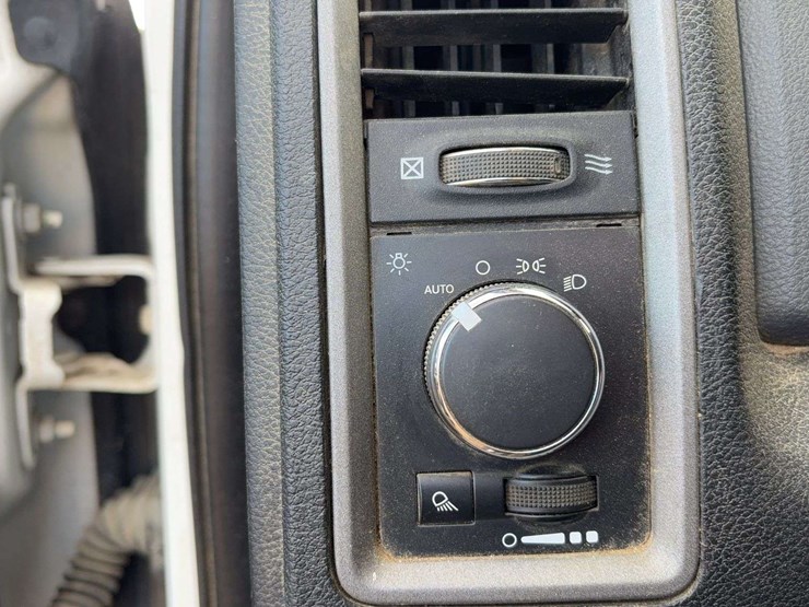 2014-dodge-ram-2500-image-28