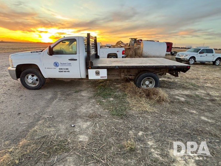 2009-chevrolet-3500hd-image-9