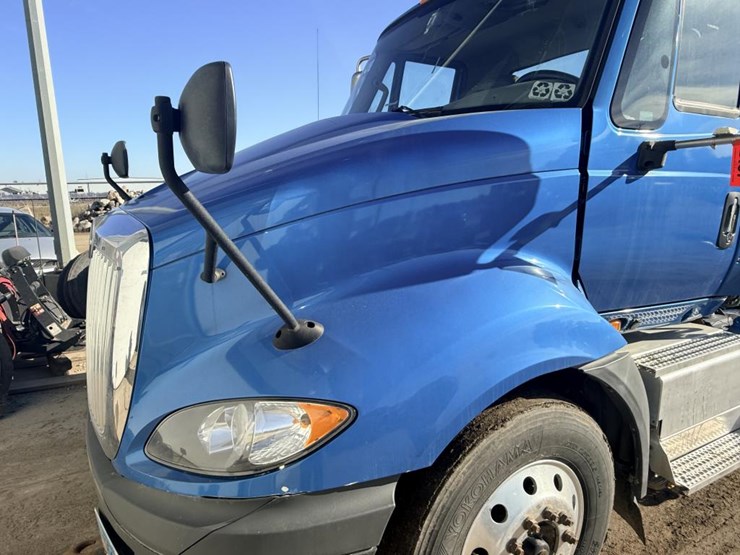 2017-international-prostar-image-4