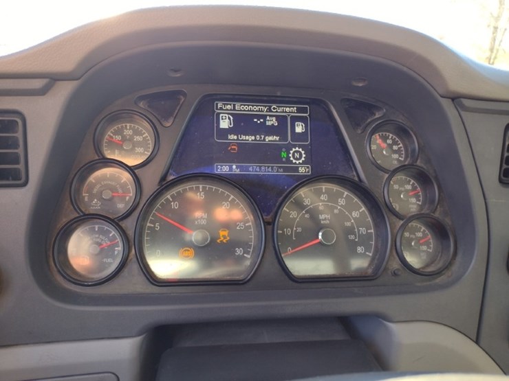 peterbilt-567-image-9