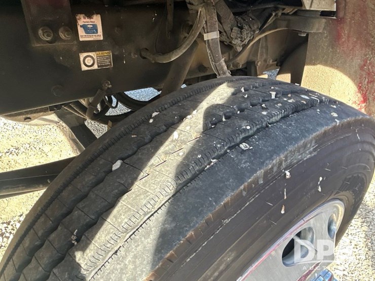 peterbilt-330-image-28