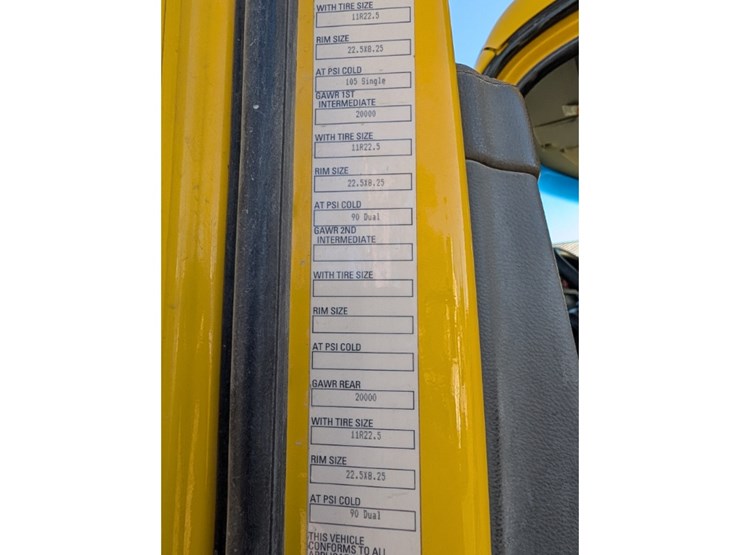 2020-kenworth-t880-image-30