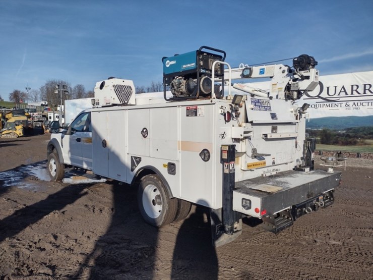 20-ford-f550-image-39