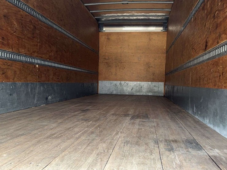 2018-isuzu-ftr-image-15