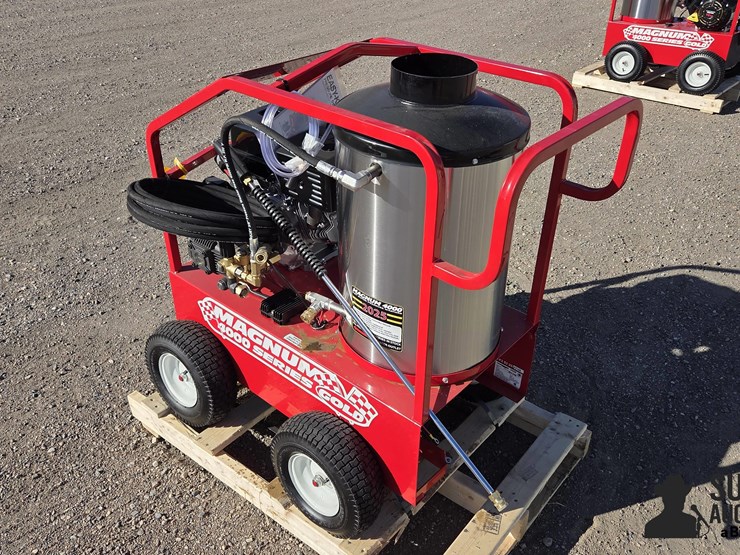 2025-magnum-4000-series-hot-water-pressure-washer-image-7
