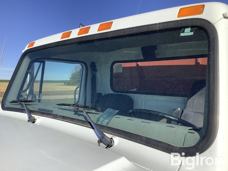 international-4700-image-9