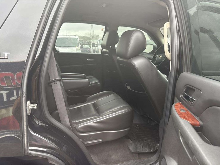 2011-chevrolet-tahoe-lt-image-18