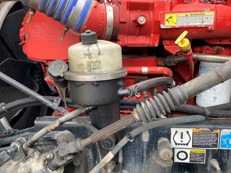 peterbilt-567-image-31