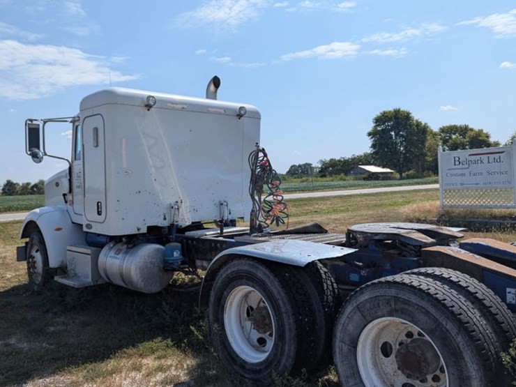 2009-peterbilt-365-image-4