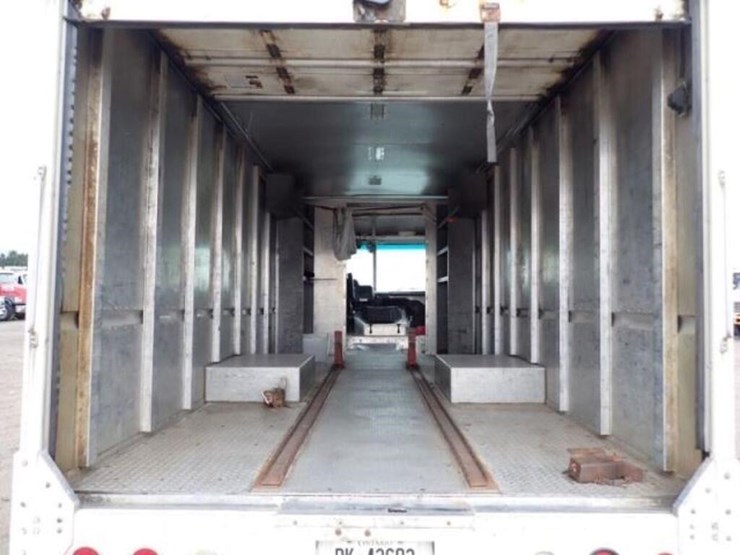 2015-freightliner-mt55-image-46