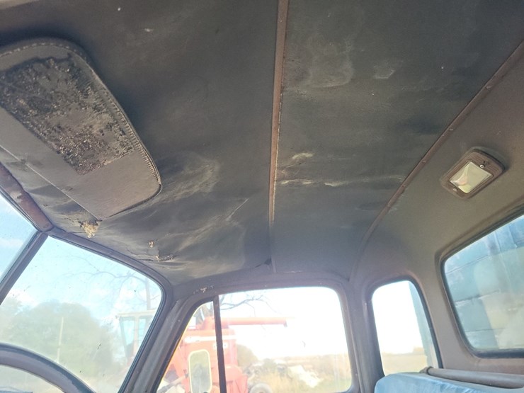 1953-gmc-354-24-round-top-cab-single-axle-grain-truck--needs-axle-shaft-image-48