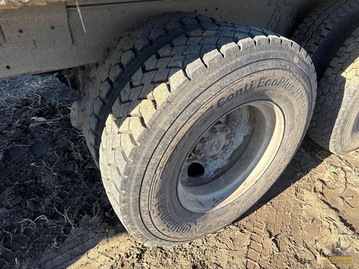 peterbilt-379-image-10