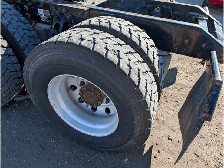 2020-kenworth-t880-image-10