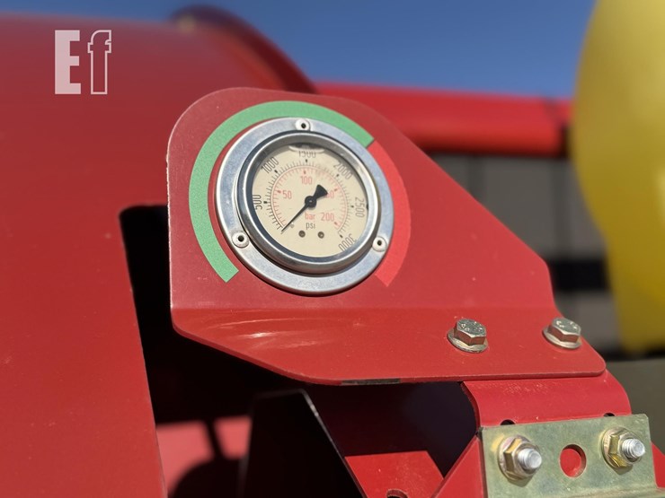 new-holland-roll-belt-560-image-16