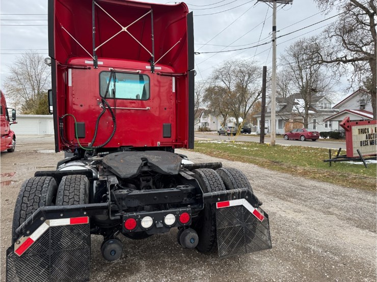 2021-kenworth-t680-image-8