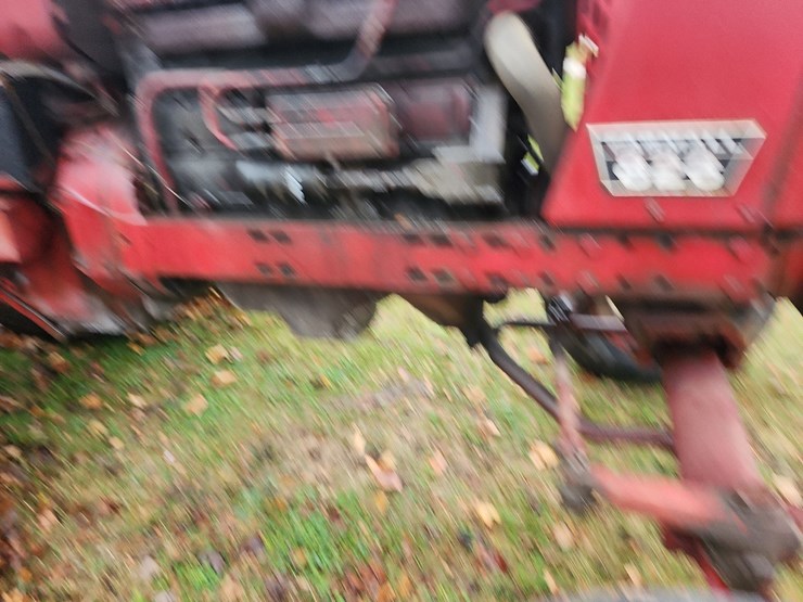 1969-ih-826-diesel-tractor-image-12