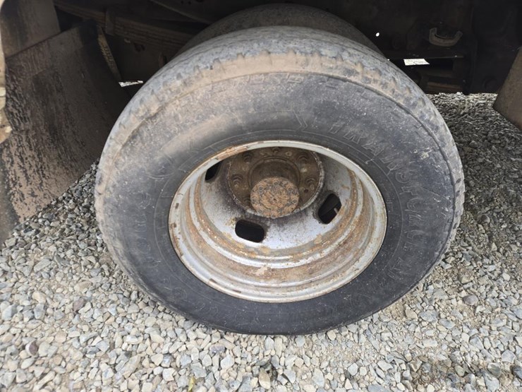 2011-ford-f350-image-49