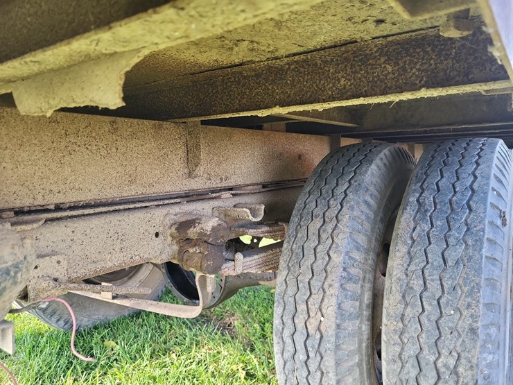 1953-gmc-354-24-round-top-cab-single-axle-grain-truck--needs-axle-shaft-image-29