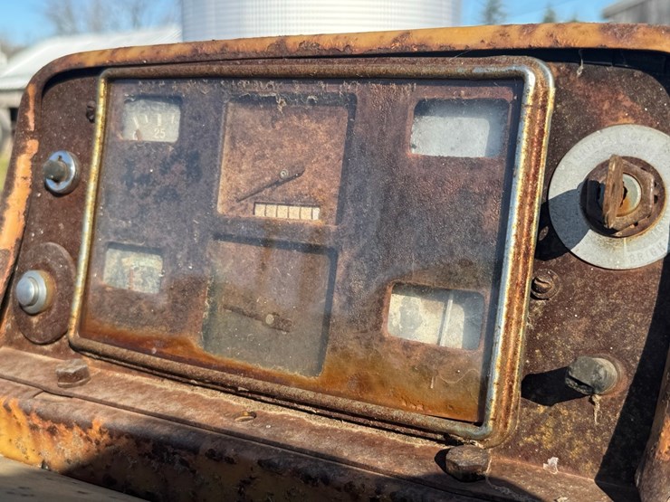 minneapolis-moline-445-image-18