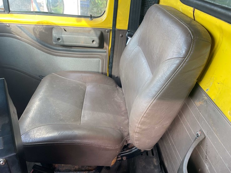 international-4900-image-97