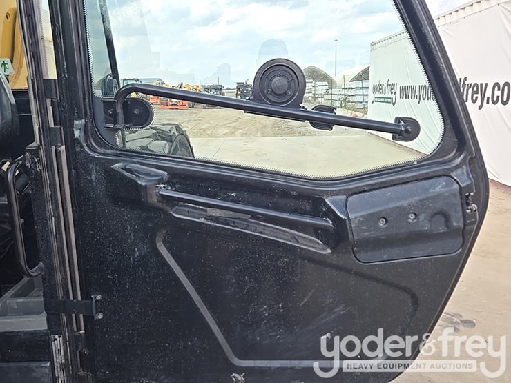 2019-caterpillar-tl1255d-image-115