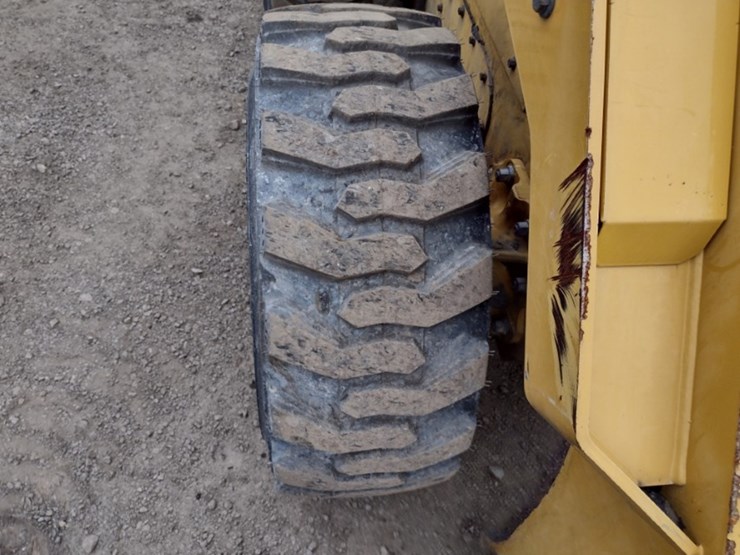 caterpillar-262d3-image-23