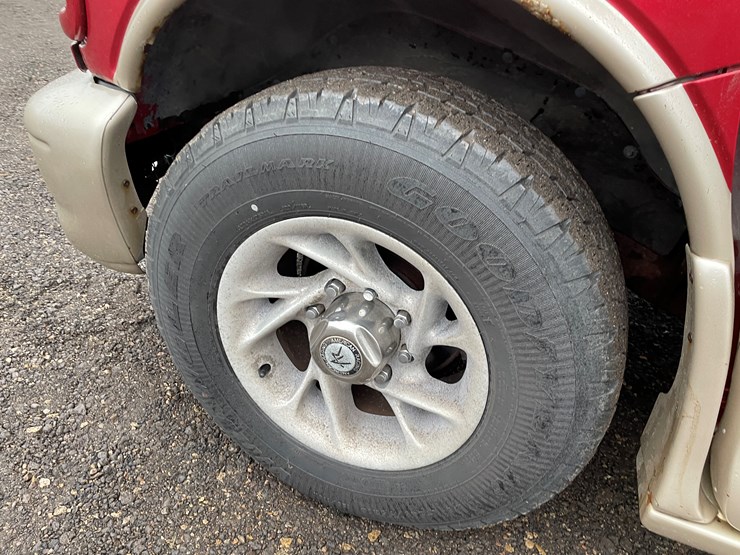 1999-chevy-3500-image-10