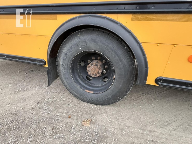 2014-thomas-saf-t-liner-c2-image-14