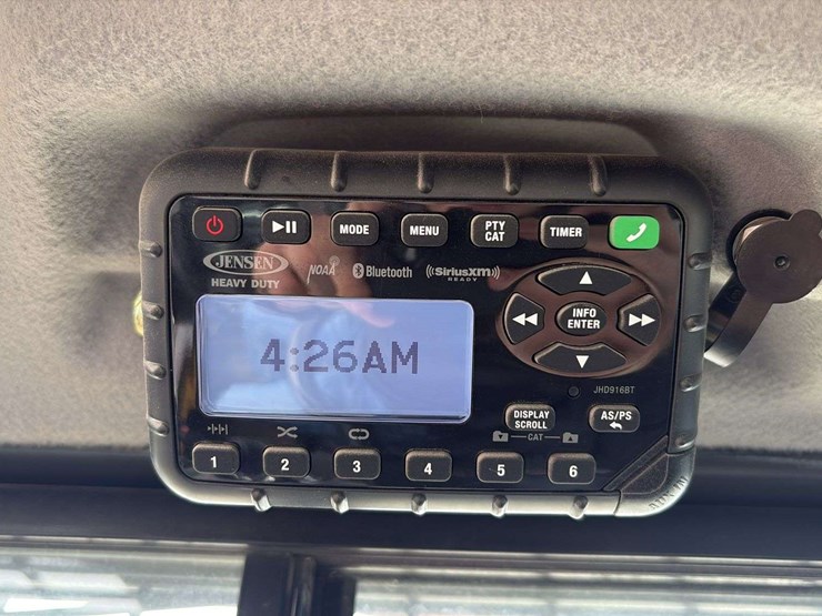 2022-new-holland-c362-image-58