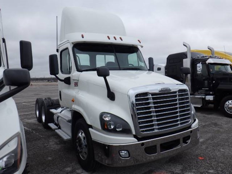 freightliner-cascadia-125-image-3