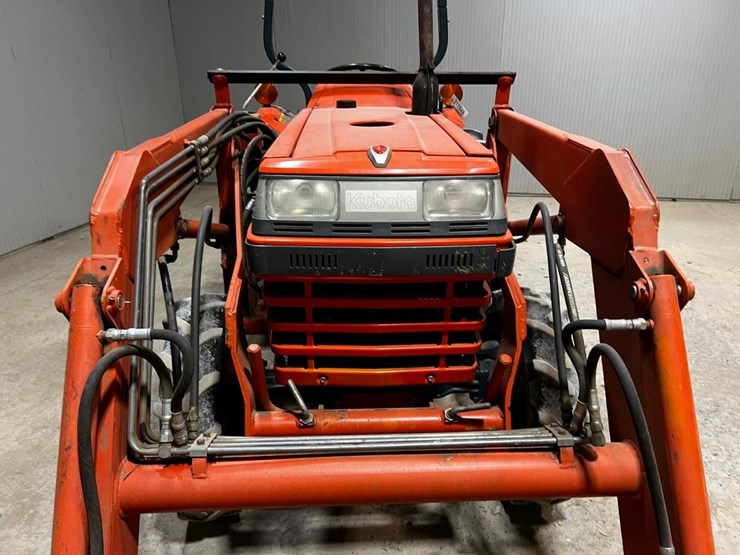 kubota-l2350-image-11
