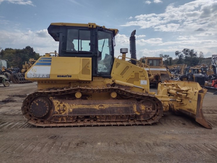 komatsu-d61ex-23-image-3