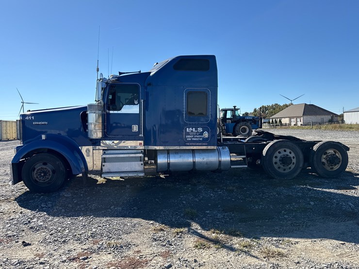 kenworth-w900-image-3