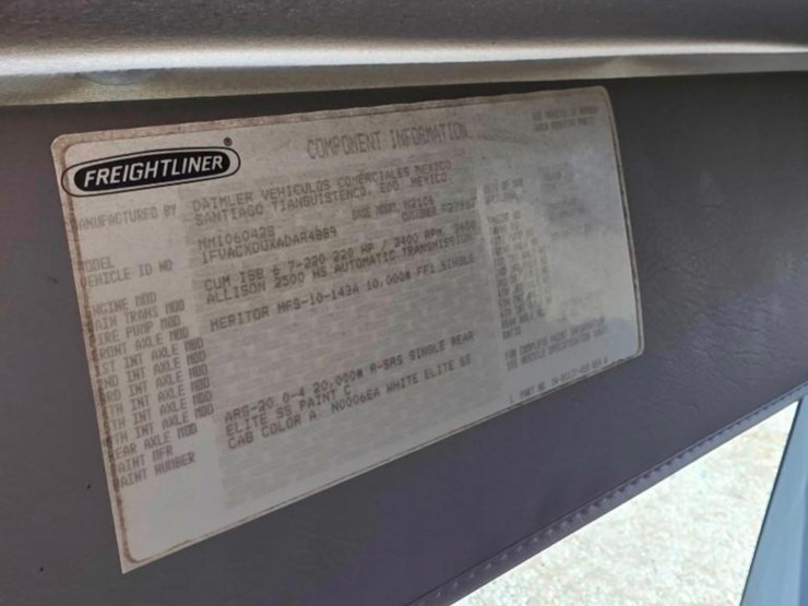 freightliner-m2-106-image-5